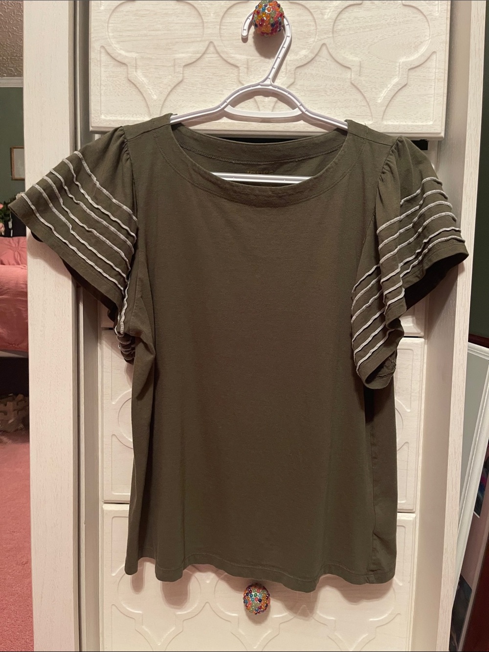 Jones New York Olive Green Ruffle Sleeve Tee